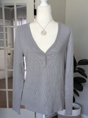 Splendid WOMEN'S Gray Ribbed Low V-Neck Henley Top
